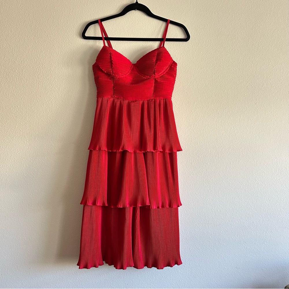 DO+BE‎ Vibrant Red Pleated Dress